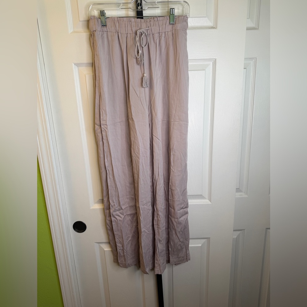 SALE - Hem & Thread Pale Lavender-Gray Elastic-Waist Slit Front Pants, size M